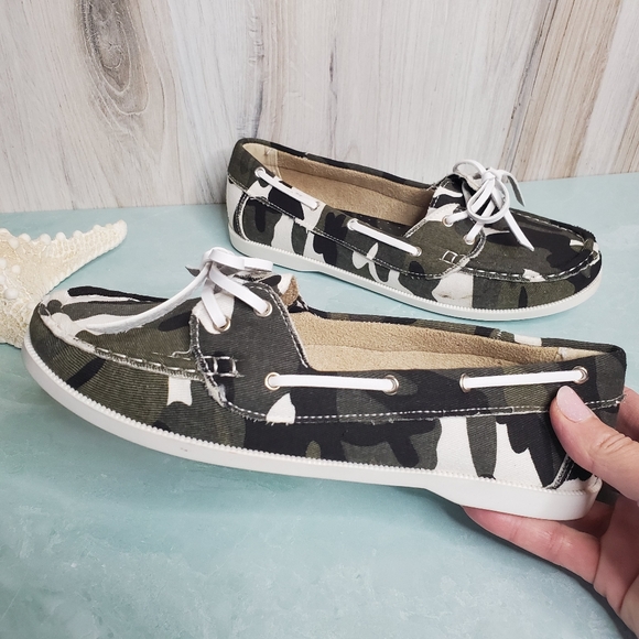 New! Brown Camouflage Tie Up Canvas Boat Shoes - Picture 4 of 8